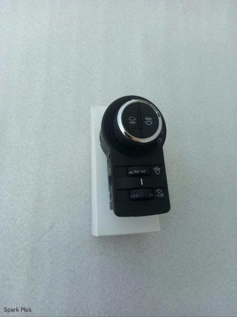 TRACKER 1 FARA VKL NWS (1752)