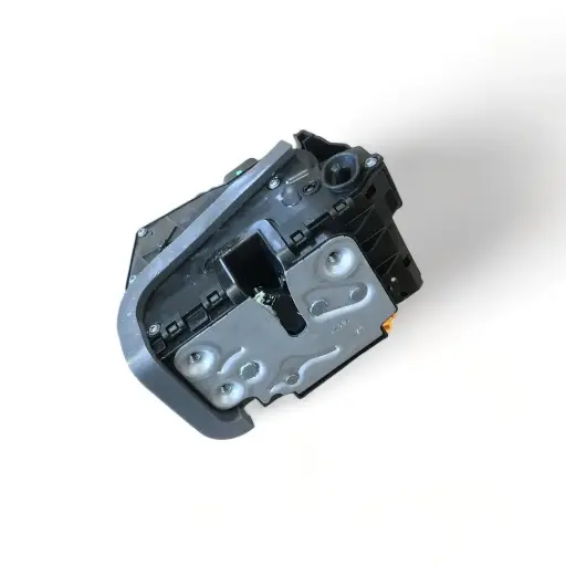 COBALT ESHIK ZAMOK ORQA  LH timsoll